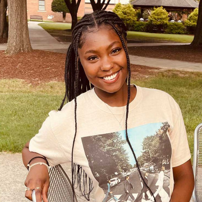 LifeSet helps Keshawna move beyond trauma as she transitions to college
